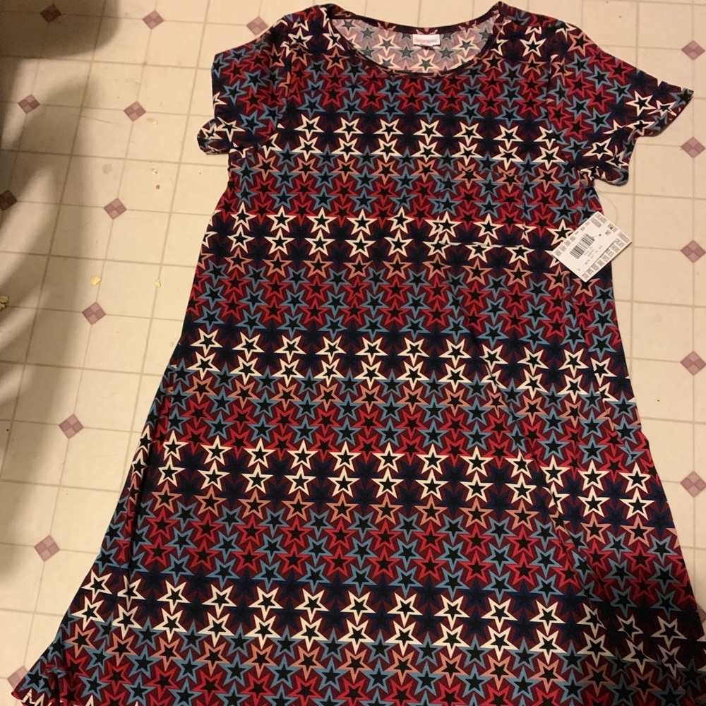 Clearing closet sale! Stars Carly